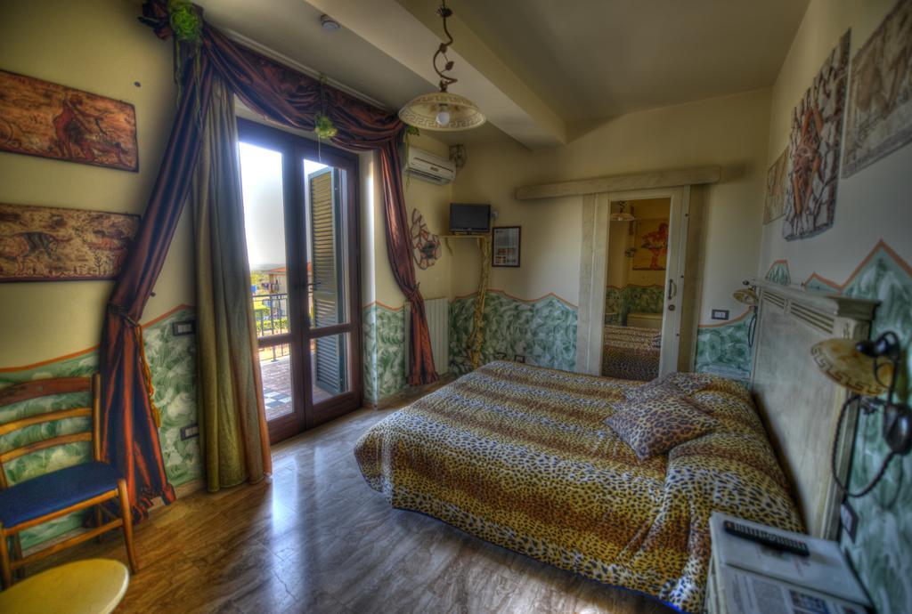 Guest House Qui Dormi L'Etrusco Canino Exterior photo